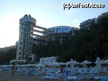 [P01] Vedere de pe plaja..spre hotel. » foto by chichirichi*
 - 
<span class="allrVoted glyphicon glyphicon-heart hidden" id="av246712"></span>
<a class="m-l-10 hidden" id="sv246712" onclick="voting_Foto_DelVot(,246712,6195)" role="button">șterge vot <span class="glyphicon glyphicon-remove"></span></a>
<a id="v9246712" class=" c-red"  onclick="voting_Foto_SetVot(246712)" role="button"><span class="glyphicon glyphicon-heart-empty"></span> <b>LIKE</b> = Votează poza</a> <img class="hidden"  id="f246712W9" src="/imagini/loader.gif" border="0" /><span class="AjErrMes hidden" id="e246712ErM"></span>