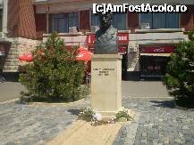 [P16] Arhitect Toma T Socolescu bustul marelui artist amplasat în faţa Halelor Centrale » foto by RobertCodescu
 - 
<span class="allrVoted glyphicon glyphicon-heart hidden" id="av248187"></span>
<a class="m-l-10 hidden" id="sv248187" onclick="voting_Foto_DelVot(,248187,6204)" role="button">șterge vot <span class="glyphicon glyphicon-remove"></span></a>
<a id="v9248187" class=" c-red"  onclick="voting_Foto_SetVot(248187)" role="button"><span class="glyphicon glyphicon-heart-empty"></span> <b>LIKE</b> = Votează poza</a> <img class="hidden"  id="f248187W9" src="/imagini/loader.gif" border="0" /><span class="AjErrMes hidden" id="e248187ErM"></span>