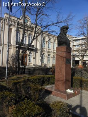 [P32] Ploiești - Muzeul de Istorie și Arheologie. Bustul lui Vlad Țepeș. » foto by iulianic
 - 
<span class="allrVoted glyphicon glyphicon-heart hidden" id="av1470276"></span>
<a class="m-l-10 hidden" id="sv1470276" onclick="voting_Foto_DelVot(,1470276,6204)" role="button">șterge vot <span class="glyphicon glyphicon-remove"></span></a>
<a id="v91470276" class=" c-red"  onclick="voting_Foto_SetVot(1470276)" role="button"><span class="glyphicon glyphicon-heart-empty"></span> <b>LIKE</b> = Votează poza</a> <img class="hidden"  id="f1470276W9" src="/imagini/loader.gif" border="0" /><span class="AjErrMes hidden" id="e1470276ErM"></span>