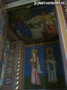 [P13] Ploiesti - Biserica Sfintii Imparati Constantin si Elena, pictura in interior » foto by magdalena
 - 
<span class="allrVoted glyphicon glyphicon-heart hidden" id="av202580"></span>
<a class="m-l-10 hidden" id="sv202580" onclick="voting_Foto_DelVot(,202580,6204)" role="button">șterge vot <span class="glyphicon glyphicon-remove"></span></a>
<a id="v9202580" class=" c-red"  onclick="voting_Foto_SetVot(202580)" role="button"><span class="glyphicon glyphicon-heart-empty"></span> <b>LIKE</b> = Votează poza</a> <img class="hidden"  id="f202580W9" src="/imagini/loader.gif" border="0" /><span class="AjErrMes hidden" id="e202580ErM"></span>