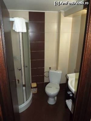 [P07] Sandoria Hotel - baia; cam mică dar cu tot ce trebuie » foto by Dragoș_MD
 - 
<span class="allrVoted glyphicon glyphicon-heart hidden" id="av543100"></span>
<a class="m-l-10 hidden" id="sv543100" onclick="voting_Foto_DelVot(,543100,6208)" role="button">șterge vot <span class="glyphicon glyphicon-remove"></span></a>
<a id="v9543100" class=" c-red"  onclick="voting_Foto_SetVot(543100)" role="button"><span class="glyphicon glyphicon-heart-empty"></span> <b>LIKE</b> = Votează poza</a> <img class="hidden"  id="f543100W9" src="/imagini/loader.gif" border="0" /><span class="AjErrMes hidden" id="e543100ErM"></span>