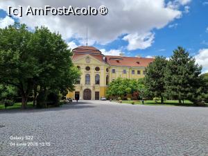 [P01] 1. Am intrat în curtea Complexului Baroc. În față vedem Palatul. » foto by doinafil
 - 
<span class="allrVoted glyphicon glyphicon-heart hidden" id="av1533770"></span>
<a class="m-l-10 hidden" id="sv1533770" onclick="voting_Foto_DelVot(,1533770,6211)" role="button">șterge vot <span class="glyphicon glyphicon-remove"></span></a>
<a id="v91533770" class=" c-red"  onclick="voting_Foto_SetVot(1533770)" role="button"><span class="glyphicon glyphicon-heart-empty"></span> <b>LIKE</b> = Votează poza</a> <img class="hidden"  id="f1533770W9" src="/imagini/loader.gif" border="0" /><span class="AjErrMes hidden" id="e1533770ErM"></span>