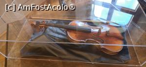 [P49] 49. Vioara ce trebuie să aducă aminte că aici a cântat Joseph Haydn. » foto by doinafil
 - 
<span class="allrVoted glyphicon glyphicon-heart hidden" id="av1534819"></span>
<a class="m-l-10 hidden" id="sv1534819" onclick="voting_Foto_DelVot(,1534819,6211)" role="button">șterge vot <span class="glyphicon glyphicon-remove"></span></a>
<a id="v91534819" class=" c-red"  onclick="voting_Foto_SetVot(1534819)" role="button"><span class="glyphicon glyphicon-heart-empty"></span> <b>LIKE</b> = Votează poza</a> <img class="hidden"  id="f1534819W9" src="/imagini/loader.gif" border="0" /><span class="AjErrMes hidden" id="e1534819ErM"></span>