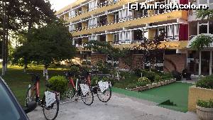 [P02] Hotel Sara - bicicletele care se pot închiria de la recepție » foto by danoradea
 - 
<span class="allrVoted glyphicon glyphicon-heart hidden" id="av551038"></span>
<a class="m-l-10 hidden" id="sv551038" onclick="voting_Foto_DelVot(,551038,6258)" role="button">șterge vot <span class="glyphicon glyphicon-remove"></span></a>
<a id="v9551038" class=" c-red"  onclick="voting_Foto_SetVot(551038)" role="button"><span class="glyphicon glyphicon-heart-empty"></span> <b>LIKE</b> = Votează poza</a> <img class="hidden"  id="f551038W9" src="/imagini/loader.gif" border="0" /><span class="AjErrMes hidden" id="e551038ErM"></span>