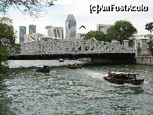 [P13] Podul Anderson peste Singapore River » foto by badge®
 - 
<span class="allrVoted glyphicon glyphicon-heart hidden" id="av171559"></span>
<a class="m-l-10 hidden" id="sv171559" onclick="voting_Foto_DelVot(,171559,6314)" role="button">șterge vot <span class="glyphicon glyphicon-remove"></span></a>
<a id="v9171559" class=" c-red"  onclick="voting_Foto_SetVot(171559)" role="button"><span class="glyphicon glyphicon-heart-empty"></span> <b>LIKE</b> = Votează poza</a> <img class="hidden"  id="f171559W9" src="/imagini/loader.gif" border="0" /><span class="AjErrMes hidden" id="e171559ErM"></span>