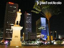 [P24] Statuia lui Sir Raffles, întemeietorul Singaporelui modern » foto by badge®
 - 
<span class="allrVoted glyphicon glyphicon-heart hidden" id="av171570"></span>
<a class="m-l-10 hidden" id="sv171570" onclick="voting_Foto_DelVot(,171570,6314)" role="button">șterge vot <span class="glyphicon glyphicon-remove"></span></a>
<a id="v9171570" class=" c-red"  onclick="voting_Foto_SetVot(171570)" role="button"><span class="glyphicon glyphicon-heart-empty"></span> <b>LIKE</b> = Votează poza</a> <img class="hidden"  id="f171570W9" src="/imagini/loader.gif" border="0" /><span class="AjErrMes hidden" id="e171570ErM"></span>