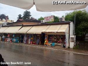 [P77] Supermarket Makedonia. Afară plouă și aștept autobuzul să plec în Limenas.  » foto by ovidiuyepi
 - 
<span class="allrVoted glyphicon glyphicon-heart hidden" id="av642206"></span>
<a class="m-l-10 hidden" id="sv642206" onclick="voting_Foto_DelVot(,642206,6346)" role="button">șterge vot <span class="glyphicon glyphicon-remove"></span></a>
<a id="v9642206" class=" c-red"  onclick="voting_Foto_SetVot(642206)" role="button"><span class="glyphicon glyphicon-heart-empty"></span> <b>LIKE</b> = Votează poza</a> <img class="hidden"  id="f642206W9" src="/imagini/loader.gif" border="0" /><span class="AjErrMes hidden" id="e642206ErM"></span>