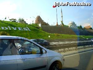 [P04] steagul si minaretele sant peste tot » foto by danamandache
 - 
<span class="allrVoted glyphicon glyphicon-heart hidden" id="av437684"></span>
<a class="m-l-10 hidden" id="sv437684" onclick="voting_Foto_DelVot(,437684,6437)" role="button">șterge vot <span class="glyphicon glyphicon-remove"></span></a>
<a id="v9437684" class=" c-red"  onclick="voting_Foto_SetVot(437684)" role="button"><span class="glyphicon glyphicon-heart-empty"></span> <b>LIKE</b> = Votează poza</a> <img class="hidden"  id="f437684W9" src="/imagini/loader.gif" border="0" /><span class="AjErrMes hidden" id="e437684ErM"></span>