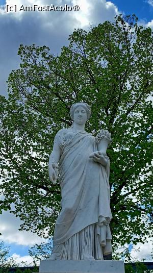 [P10] Statuie alegorică reprezentând Pacea » foto by BristenaBrad
 - 
<span class="allrVoted glyphicon glyphicon-heart hidden" id="av1528298"></span>
<a class="m-l-10 hidden" id="sv1528298" onclick="voting_Foto_DelVot(,1528298,6443)" role="button">șterge vot <span class="glyphicon glyphicon-remove"></span></a>
<a id="v91528298" class=" c-red"  onclick="voting_Foto_SetVot(1528298)" role="button"><span class="glyphicon glyphicon-heart-empty"></span> <b>LIKE</b> = Votează poza</a> <img class="hidden"  id="f1528298W9" src="/imagini/loader.gif" border="0" /><span class="AjErrMes hidden" id="e1528298ErM"></span>