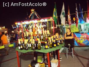 [P25] Aici se aruncă în sticle cu nişte mingiuţe.  » foto by Carmen Ion
 - 
<span class="allrVoted glyphicon glyphicon-heart hidden" id="av800600"></span>
<a class="m-l-10 hidden" id="sv800600" onclick="voting_Foto_DelVot(,800600,6484)" role="button">șterge vot <span class="glyphicon glyphicon-remove"></span></a>
<a id="v9800600" class=" c-red"  onclick="voting_Foto_SetVot(800600)" role="button"><span class="glyphicon glyphicon-heart-empty"></span> <b>LIKE</b> = Votează poza</a> <img class="hidden"  id="f800600W9" src="/imagini/loader.gif" border="0" /><span class="AjErrMes hidden" id="e800600ErM"></span>