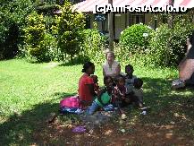 [P18] in mijlocul unui grup de copiii,care mi-au permis sa fac o poza cu ei ,este si ultima poza facuta in Africa de Sud,ultima amintire din acasta experienta de neuitat » foto by grecudoina
 - 
<span class="allrVoted glyphicon glyphicon-heart hidden" id="av296363"></span>
<a class="m-l-10 hidden" id="sv296363" onclick="voting_Foto_DelVot(,296363,6488)" role="button">șterge vot <span class="glyphicon glyphicon-remove"></span></a>
<a id="v9296363" class=" c-red"  onclick="voting_Foto_SetVot(296363)" role="button"><span class="glyphicon glyphicon-heart-empty"></span> <b>LIKE</b> = Votează poza</a> <img class="hidden"  id="f296363W9" src="/imagini/loader.gif" border="0" /><span class="AjErrMes hidden" id="e296363ErM"></span>