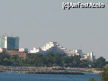 [P07] Fotografie de ansamblu a stațiunii Saturn, unde se obsevă mai multe hoteluri. » foto by fluturas1*
 - 
<span class="allrVoted glyphicon glyphicon-heart hidden" id="av124149"></span>
<a class="m-l-10 hidden" id="sv124149" onclick="voting_Foto_DelVot(,124149,6610)" role="button">șterge vot <span class="glyphicon glyphicon-remove"></span></a>
<a id="v9124149" class=" c-red"  onclick="voting_Foto_SetVot(124149)" role="button"><span class="glyphicon glyphicon-heart-empty"></span> <b>LIKE</b> = Votează poza</a> <img class="hidden"  id="f124149W9" src="/imagini/loader.gif" border="0" /><span class="AjErrMes hidden" id="e124149ErM"></span>