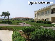 [P11] Aleile din interiorul complexului - gradinile erau bine ingrijite, tot timpul se lucra la ele » foto by Irina1974
 - 
<span class="allrVoted glyphicon glyphicon-heart hidden" id="av104932"></span>
<a class="m-l-10 hidden" id="sv104932" onclick="voting_Foto_DelVot(,104932,6617)" role="button">șterge vot <span class="glyphicon glyphicon-remove"></span></a>
<a id="v9104932" class=" c-red"  onclick="voting_Foto_SetVot(104932)" role="button"><span class="glyphicon glyphicon-heart-empty"></span> <b>LIKE</b> = Votează poza</a> <img class="hidden"  id="f104932W9" src="/imagini/loader.gif" border="0" /><span class="AjErrMes hidden" id="e104932ErM"></span>