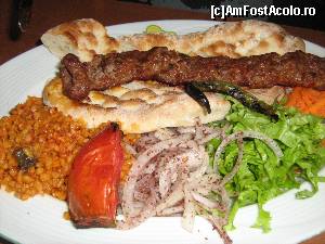 [P05] Adana kebab a la Gulen Pide » foto by chrisstina
 - 
<span class="allrVoted glyphicon glyphicon-heart hidden" id="av616082"></span>
<a class="m-l-10 hidden" id="sv616082" onclick="voting_Foto_DelVot(,616082,6661)" role="button">șterge vot <span class="glyphicon glyphicon-remove"></span></a>
<a id="v9616082" class=" c-red"  onclick="voting_Foto_SetVot(616082)" role="button"><span class="glyphicon glyphicon-heart-empty"></span> <b>LIKE</b> = Votează poza</a> <img class="hidden"  id="f616082W9" src="/imagini/loader.gif" border="0" /><span class="AjErrMes hidden" id="e616082ErM"></span>