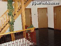 [P12] Casa scarii si holul de la etajul 1 » foto by corinne
 - 
<span class="allrVoted glyphicon glyphicon-heart hidden" id="av107983"></span>
<a class="m-l-10 hidden" id="sv107983" onclick="voting_Foto_DelVot(,107983,6712)" role="button">șterge vot <span class="glyphicon glyphicon-remove"></span></a>
<a id="v9107983" class=" c-red"  onclick="voting_Foto_SetVot(107983)" role="button"><span class="glyphicon glyphicon-heart-empty"></span> <b>LIKE</b> = Votează poza</a> <img class="hidden"  id="f107983W9" src="/imagini/loader.gif" border="0" /><span class="AjErrMes hidden" id="e107983ErM"></span>