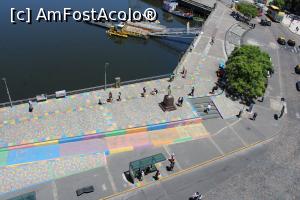 [P68] Buenos Aires, La Boca, Faleza, Stuatuia pictorului Quinquela și Stația autobuzului 29, cea cu acoperiș de plexi, cu care am revenit în centru, poză mărită de pe Terasa MBQM » foto by mprofeanu
 - 
<span class="allrVoted glyphicon glyphicon-heart hidden" id="av1163921"></span>
<a class="m-l-10 hidden" id="sv1163921" onclick="voting_Foto_DelVot(,1163921,6764)" role="button">șterge vot <span class="glyphicon glyphicon-remove"></span></a>
<a id="v91163921" class=" c-red"  onclick="voting_Foto_SetVot(1163921)" role="button"><span class="glyphicon glyphicon-heart-empty"></span> <b>LIKE</b> = Votează poza</a> <img class="hidden"  id="f1163921W9" src="/imagini/loader.gif" border="0" /><span class="AjErrMes hidden" id="e1163921ErM"></span>