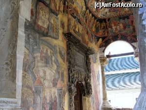 [P11] Intrare în biserica veche - picture de Pârvu Mutu - Mănăstirea Sinaia.  » foto by tata123 🔱
 - 
<span class="allrVoted glyphicon glyphicon-heart hidden" id="av605390"></span>
<a class="m-l-10 hidden" id="sv605390" onclick="voting_Foto_DelVot(,605390,6777)" role="button">șterge vot <span class="glyphicon glyphicon-remove"></span></a>
<a id="v9605390" class=" c-red"  onclick="voting_Foto_SetVot(605390)" role="button"><span class="glyphicon glyphicon-heart-empty"></span> <b>LIKE</b> = Votează poza</a> <img class="hidden"  id="f605390W9" src="/imagini/loader.gif" border="0" /><span class="AjErrMes hidden" id="e605390ErM"></span>