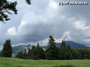 [P21] Sus pe munte - La Trei Brazi.  » foto by tata123 🔱
 - 
<span class="allrVoted glyphicon glyphicon-heart hidden" id="av605400"></span>
<a class="m-l-10 hidden" id="sv605400" onclick="voting_Foto_DelVot(,605400,6777)" role="button">șterge vot <span class="glyphicon glyphicon-remove"></span></a>
<a id="v9605400" class=" c-red"  onclick="voting_Foto_SetVot(605400)" role="button"><span class="glyphicon glyphicon-heart-empty"></span> <b>LIKE</b> = Votează poza</a> <img class="hidden"  id="f605400W9" src="/imagini/loader.gif" border="0" /><span class="AjErrMes hidden" id="e605400ErM"></span>