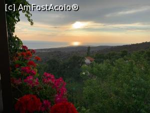 [P54] Apus de soare din satul Profitis Ilias, de la taverna cu cel mai frumos view, Paradisos. » foto by Aurici
 - 
<span class="allrVoted glyphicon glyphicon-heart hidden" id="av1082166"></span>
<a class="m-l-10 hidden" id="sv1082166" onclick="voting_Foto_DelVot(,1082166,6801)" role="button">șterge vot <span class="glyphicon glyphicon-remove"></span></a>
<a id="v91082166" class=" c-red"  onclick="voting_Foto_SetVot(1082166)" role="button"><span class="glyphicon glyphicon-heart-empty"></span> <b>LIKE</b> = Votează poza</a> <img class="hidden"  id="f1082166W9" src="/imagini/loader.gif" border="0" /><span class="AjErrMes hidden" id="e1082166ErM"></span>