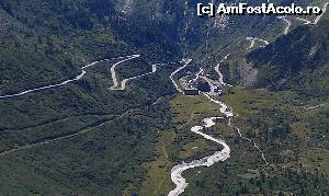 P17 [JUL-2014] Râul Rhone văzut de pe șoseaua ce urcă în Pasul Furka, munții Alpi, Elveția. 