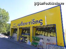 [P24] Supermarket-ul ce se afla in drum spre Limenas, cum coborati de la Makryamos; unul mai  mic se afla in Limenas, aproape de port... » foto by trandafir 1970*
 - 
<span class="allrVoted glyphicon glyphicon-heart hidden" id="av148085"></span>
<a class="m-l-10 hidden" id="sv148085" onclick="voting_Foto_DelVot(,148085,6854)" role="button">șterge vot <span class="glyphicon glyphicon-remove"></span></a>
<a id="v9148085" class=" c-red"  onclick="voting_Foto_SetVot(148085)" role="button"><span class="glyphicon glyphicon-heart-empty"></span> <b>LIKE</b> = Votează poza</a> <img class="hidden"  id="f148085W9" src="/imagini/loader.gif" border="0" /><span class="AjErrMes hidden" id="e148085ErM"></span>