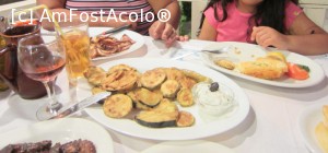 [P10] Singura foto făcută la Twins. Britanicii se chiorau insistent la noi și am avut o jenă...  » foto by nils1
 - 
<span class="allrVoted glyphicon glyphicon-heart hidden" id="av705598"></span>
<a class="m-l-10 hidden" id="sv705598" onclick="voting_Foto_DelVot(,705598,6854)" role="button">șterge vot <span class="glyphicon glyphicon-remove"></span></a>
<a id="v9705598" class=" c-red"  onclick="voting_Foto_SetVot(705598)" role="button"><span class="glyphicon glyphicon-heart-empty"></span> <b>LIKE</b> = Votează poza</a> <img class="hidden"  id="f705598W9" src="/imagini/loader.gif" border="0" /><span class="AjErrMes hidden" id="e705598ErM"></span>