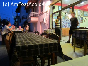 [P06] Băieții de prăvălie așteptând noi clienți » foto by nils1
 - 
<span class="allrVoted glyphicon glyphicon-heart hidden" id="av705594"></span>
<a class="m-l-10 hidden" id="sv705594" onclick="voting_Foto_DelVot(,705594,6854)" role="button">șterge vot <span class="glyphicon glyphicon-remove"></span></a>
<a id="v9705594" class=" c-red"  onclick="voting_Foto_SetVot(705594)" role="button"><span class="glyphicon glyphicon-heart-empty"></span> <b>LIKE</b> = Votează poza</a> <img class="hidden"  id="f705594W9" src="/imagini/loader.gif" border="0" /><span class="AjErrMes hidden" id="e705594ErM"></span>