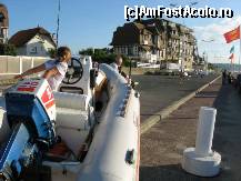 [P30] O familie isi pune barca cu motor la adapost » foto by dorgo
 - 
<span class="allrVoted glyphicon glyphicon-heart hidden" id="av113036"></span>
<a class="m-l-10 hidden" id="sv113036" onclick="voting_Foto_DelVot(,113036,6862)" role="button">șterge vot <span class="glyphicon glyphicon-remove"></span></a>
<a id="v9113036" class=" c-red"  onclick="voting_Foto_SetVot(113036)" role="button"><span class="glyphicon glyphicon-heart-empty"></span> <b>LIKE</b> = Votează poza</a> <img class="hidden"  id="f113036W9" src="/imagini/loader.gif" border="0" /><span class="AjErrMes hidden" id="e113036ErM"></span>