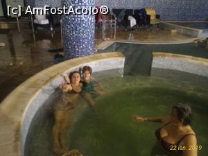 [P09] piscina ar mai trebui curatata, se vede mizeria pe margine, in interior-pe partile pe unde nu stai cu picioarele sau cu fundul-simti cum aluneca mana pe mucegaiul depus...  » foto by doru.culda <span class="label label-default labelC_thin small">NEVOTABILĂ</span>