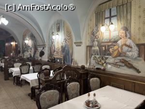 [P29] Interior restaurant Casa Frieda » foto by AZE
 - 
<span class="allrVoted glyphicon glyphicon-heart hidden" id="av1512769"></span>
<a class="m-l-10 hidden" id="sv1512769" onclick="voting_Foto_DelVot(,1512769,6927)" role="button">șterge vot <span class="glyphicon glyphicon-remove"></span></a>
<a id="v91512769" class=" c-red"  onclick="voting_Foto_SetVot(1512769)" role="button"><span class="glyphicon glyphicon-heart-empty"></span> <b>LIKE</b> = Votează poza</a> <img class="hidden"  id="f1512769W9" src="/imagini/loader.gif" border="0" /><span class="AjErrMes hidden" id="e1512769ErM"></span>