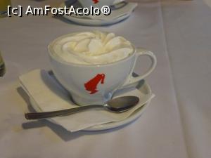 [P07] Cappuccino vienez - Restaurant „Casa Frieda” - Sibiu.  » foto by tata123 🔱
 - 
<span class="allrVoted glyphicon glyphicon-heart hidden" id="av900235"></span>
<a class="m-l-10 hidden" id="sv900235" onclick="voting_Foto_DelVot(,900235,6927)" role="button">șterge vot <span class="glyphicon glyphicon-remove"></span></a>
<a id="v9900235" class=" c-red"  onclick="voting_Foto_SetVot(900235)" role="button"><span class="glyphicon glyphicon-heart-empty"></span> <b>LIKE</b> = Votează poza</a> <img class="hidden"  id="f900235W9" src="/imagini/loader.gif" border="0" /><span class="AjErrMes hidden" id="e900235ErM"></span>