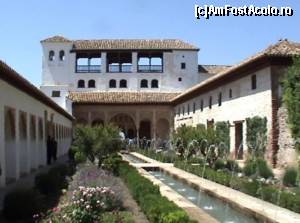 [P10] Generalife (palatul de vară din complexul Alhambra): Patio de la Acequia din Jardines Altos, cu bazinul lung' » foto by Carmen Ion
 - 
<span class="allrVoted glyphicon glyphicon-heart hidden" id="av608542"></span>
<a class="m-l-10 hidden" id="sv608542" onclick="voting_Foto_DelVot(,608542,7020)" role="button">șterge vot <span class="glyphicon glyphicon-remove"></span></a>
<a id="v9608542" class=" c-red"  onclick="voting_Foto_SetVot(608542)" role="button"><span class="glyphicon glyphicon-heart-empty"></span> <b>LIKE</b> = Votează poza</a> <img class="hidden"  id="f608542W9" src="/imagini/loader.gif" border="0" /><span class="AjErrMes hidden" id="e608542ErM"></span>