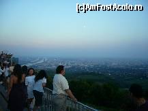 [P08] Panorama vieneza de pe muntele Kahlenberg, se observa Dunarea si Millenium Tour in fundal stanga » foto by magdalena
 - 
<span class="allrVoted glyphicon glyphicon-heart hidden" id="av120480"></span>
<a class="m-l-10 hidden" id="sv120480" onclick="voting_Foto_DelVot(,120480,7068)" role="button">șterge vot <span class="glyphicon glyphicon-remove"></span></a>
<a id="v9120480" class=" c-red"  onclick="voting_Foto_SetVot(120480)" role="button"><span class="glyphicon glyphicon-heart-empty"></span> <b>LIKE</b> = Votează poza</a> <img class="hidden"  id="f120480W9" src="/imagini/loader.gif" border="0" /><span class="AjErrMes hidden" id="e120480ErM"></span>