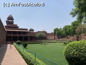 [P35] Fahtepur Sikri » foto by AZE
 - 
<span class="allrVoted glyphicon glyphicon-heart hidden" id="av1436668"></span>
<a class="m-l-10 hidden" id="sv1436668" onclick="voting_Foto_DelVot(,1436668,7081)" role="button">șterge vot <span class="glyphicon glyphicon-remove"></span></a>
<a id="v91436668" class=" c-red"  onclick="voting_Foto_SetVot(1436668)" role="button"><span class="glyphicon glyphicon-heart-empty"></span> <b>LIKE</b> = Votează poza</a> <img class="hidden"  id="f1436668W9" src="/imagini/loader.gif" border="0" /><span class="AjErrMes hidden" id="e1436668ErM"></span>