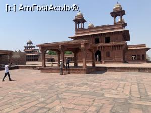 P09 [APR-2024] Fahtepur Sikri