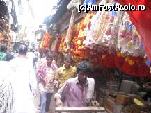 [P14] piata in Old Delhi - vedere din brisca » foto by ghecamelia
 - 
<span class="allrVoted glyphicon glyphicon-heart hidden" id="av121799"></span>
<a class="m-l-10 hidden" id="sv121799" onclick="voting_Foto_DelVot(,121799,7091)" role="button">șterge vot <span class="glyphicon glyphicon-remove"></span></a>
<a id="v9121799" class=" c-red"  onclick="voting_Foto_SetVot(121799)" role="button"><span class="glyphicon glyphicon-heart-empty"></span> <b>LIKE</b> = Votează poza</a> <img class="hidden"  id="f121799W9" src="/imagini/loader.gif" border="0" /><span class="AjErrMes hidden" id="e121799ErM"></span>