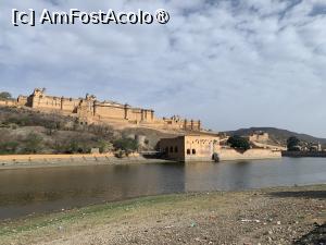 [P04] Amber Fort,lacul Maota » foto by AZE
 - 
<span class="allrVoted glyphicon glyphicon-heart hidden" id="av1444352"></span>
<a class="m-l-10 hidden" id="sv1444352" onclick="voting_Foto_DelVot(,1444352,7099)" role="button">șterge vot <span class="glyphicon glyphicon-remove"></span></a>
<a id="v91444352" class=" c-red"  onclick="voting_Foto_SetVot(1444352)" role="button"><span class="glyphicon glyphicon-heart-empty"></span> <b>LIKE</b> = Votează poza</a> <img class="hidden"  id="f1444352W9" src="/imagini/loader.gif" border="0" /><span class="AjErrMes hidden" id="e1444352ErM"></span>