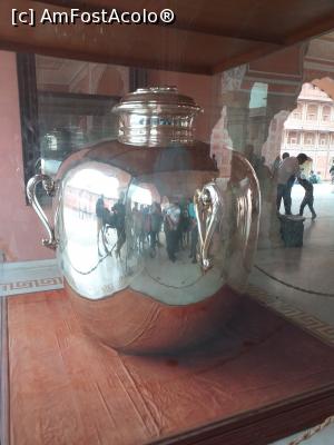 [P09] Gangajali - Silver Jar, un vas din 345 kg de argint si cu o capacitate de 4091 l » foto by Yolanda
 - 
<span class="allrVoted glyphicon glyphicon-heart hidden" id="av1143123"></span>
<a class="m-l-10 hidden" id="sv1143123" onclick="voting_Foto_DelVot(,1143123,7099)" role="button">șterge vot <span class="glyphicon glyphicon-remove"></span></a>
<a id="v91143123" class=" c-red"  onclick="voting_Foto_SetVot(1143123)" role="button"><span class="glyphicon glyphicon-heart-empty"></span> <b>LIKE</b> = Votează poza</a> <img class="hidden"  id="f1143123W9" src="/imagini/loader.gif" border="0" /><span class="AjErrMes hidden" id="e1143123ErM"></span>