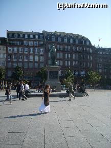 [P01] Aici ne-a lasat tramvaiul...langa Galeriile Lafayette! » foto by gaijinnnnn*
 - 
<span class="allrVoted glyphicon glyphicon-heart hidden" id="av121716"></span>
<a class="m-l-10 hidden" id="sv121716" onclick="voting_Foto_DelVot(,121716,7113)" role="button">șterge vot <span class="glyphicon glyphicon-remove"></span></a>
<a id="v9121716" class=" c-red"  onclick="voting_Foto_SetVot(121716)" role="button"><span class="glyphicon glyphicon-heart-empty"></span> <b>LIKE</b> = Votează poza</a> <img class="hidden"  id="f121716W9" src="/imagini/loader.gif" border="0" /><span class="AjErrMes hidden" id="e121716ErM"></span>