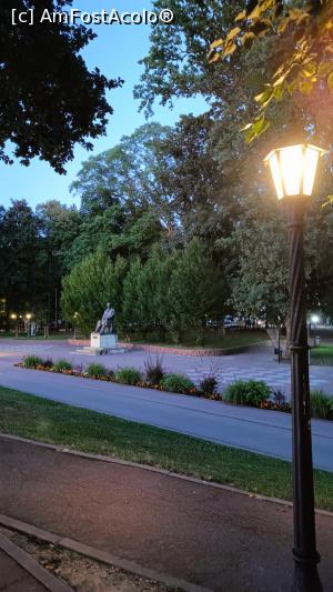 [P26] Statuia lui George Coșbuc aflată în Parcul municipal „Regele Mihai I”. » foto by tata123 🔱
 - 
<span class="allrVoted glyphicon glyphicon-heart hidden" id="av1387794"></span>
<a class="m-l-10 hidden" id="sv1387794" onclick="voting_Foto_DelVot(,1387794,7139)" role="button">șterge vot <span class="glyphicon glyphicon-remove"></span></a>
<a id="v91387794" class=" c-red"  onclick="voting_Foto_SetVot(1387794)" role="button"><span class="glyphicon glyphicon-heart-empty"></span> <b>LIKE</b> = Votează poza</a> <img class="hidden"  id="f1387794W9" src="/imagini/loader.gif" border="0" /><span class="AjErrMes hidden" id="e1387794ErM"></span>