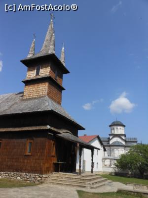 [P10] Transalpina - La 5 km de baraj, Mănăstirea Oașa. » foto by iulianic
 - 
<span class="allrVoted glyphicon glyphicon-heart hidden" id="av1383328"></span>
<a class="m-l-10 hidden" id="sv1383328" onclick="voting_Foto_DelVot(,1383328,7149)" role="button">șterge vot <span class="glyphicon glyphicon-remove"></span></a>
<a id="v91383328" class=" c-red"  onclick="voting_Foto_SetVot(1383328)" role="button"><span class="glyphicon glyphicon-heart-empty"></span> <b>LIKE</b> = Votează poza</a> <img class="hidden"  id="f1383328W9" src="/imagini/loader.gif" border="0" /><span class="AjErrMes hidden" id="e1383328ErM"></span>
