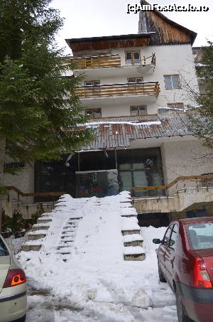 [P24] impunător hotel aflat în paragină » foto by zake
 - 
<span class="allrVoted glyphicon glyphicon-heart hidden" id="av696694"></span>
<a class="m-l-10 hidden" id="sv696694" onclick="voting_Foto_DelVot(,696694,7157)" role="button">șterge vot <span class="glyphicon glyphicon-remove"></span></a>
<a id="v9696694" class=" c-red"  onclick="voting_Foto_SetVot(696694)" role="button"><span class="glyphicon glyphicon-heart-empty"></span> <b>LIKE</b> = Votează poza</a> <img class="hidden"  id="f696694W9" src="/imagini/loader.gif" border="0" /><span class="AjErrMes hidden" id="e696694ErM"></span>