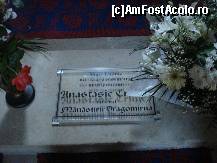 [P12] Mormantul cu piatra funerara alba a ctitorului manastirii, Anastasie Crimca de la manastirea Dragomirna » foto by ileanaxperta*
 - 
<span class="allrVoted glyphicon glyphicon-heart hidden" id="av150465"></span>
<a class="m-l-10 hidden" id="sv150465" onclick="voting_Foto_DelVot(,150465,7245)" role="button">șterge vot <span class="glyphicon glyphicon-remove"></span></a>
<a id="v9150465" class=" c-red"  onclick="voting_Foto_SetVot(150465)" role="button"><span class="glyphicon glyphicon-heart-empty"></span> <b>LIKE</b> = Votează poza</a> <img class="hidden"  id="f150465W9" src="/imagini/loader.gif" border="0" /><span class="AjErrMes hidden" id="e150465ErM"></span>