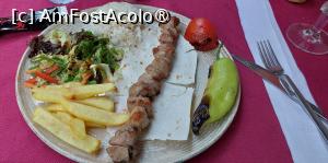 [P25] Lale Sultan Restaurant - un kebab » foto by Carmen Ion
 - 
<span class="allrVoted glyphicon glyphicon-heart hidden" id="av1509665"></span>
<a class="m-l-10 hidden" id="sv1509665" onclick="voting_Foto_DelVot(,1509665,7254)" role="button">șterge vot <span class="glyphicon glyphicon-remove"></span></a>
<a id="v91509665" class=" c-red"  onclick="voting_Foto_SetVot(1509665)" role="button"><span class="glyphicon glyphicon-heart-empty"></span> <b>LIKE</b> = Votează poza</a> <img class="hidden"  id="f1509665W9" src="/imagini/loader.gif" border="0" /><span class="AjErrMes hidden" id="e1509665ErM"></span>