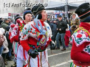 [P09] Spectacolul străzii: jocul arnăuților. Arnăuții sunt mercenari de origine albaneză angajații de domnitorii sau boierii țărilor române în timpul regimului fanariot, având rol de pază, poteră sau gardă personală.  » foto by Lucien
 - 
<span class="allrVoted glyphicon glyphicon-heart hidden" id="av822708"></span>
<a class="m-l-10 hidden" id="sv822708" onclick="voting_Foto_DelVot(,822708,7301)" role="button">șterge vot <span class="glyphicon glyphicon-remove"></span></a>
<a id="v9822708" class=" c-red"  onclick="voting_Foto_SetVot(822708)" role="button"><span class="glyphicon glyphicon-heart-empty"></span> <b>LIKE</b> = Votează poza</a> <img class="hidden"  id="f822708W9" src="/imagini/loader.gif" border="0" /><span class="AjErrMes hidden" id="e822708ErM"></span>