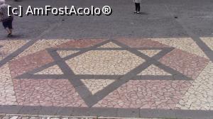 [P05] Magen David sculptat in Piazza del Duomo » foto by ovidiuyepi
 - 
<span class="allrVoted glyphicon glyphicon-heart hidden" id="av1152132"></span>
<a class="m-l-10 hidden" id="sv1152132" onclick="voting_Foto_DelVot(,1152132,7308)" role="button">șterge vot <span class="glyphicon glyphicon-remove"></span></a>
<a id="v91152132" class=" c-red"  onclick="voting_Foto_SetVot(1152132)" role="button"><span class="glyphicon glyphicon-heart-empty"></span> <b>LIKE</b> = Votează poza</a> <img class="hidden"  id="f1152132W9" src="/imagini/loader.gif" border="0" /><span class="AjErrMes hidden" id="e1152132ErM"></span>