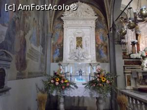 [P01] Basilica Sant Ambrogio, Florența. Chestia aia cu două urechi albe e potirul (fiola). Important e tabernacolul de Mino da Fiesole!  » foto by mihaelavoicu
 - 
<span class="allrVoted glyphicon glyphicon-heart hidden" id="av1152390"></span>
<a class="m-l-10 hidden" id="sv1152390" onclick="voting_Foto_DelVot(,1152390,7308)" role="button">șterge vot <span class="glyphicon glyphicon-remove"></span></a>
<a id="v91152390" class=" c-red"  onclick="voting_Foto_SetVot(1152390)" role="button"><span class="glyphicon glyphicon-heart-empty"></span> <b>LIKE</b> = Votează poza</a> <img class="hidden"  id="f1152390W9" src="/imagini/loader.gif" border="0" /><span class="AjErrMes hidden" id="e1152390ErM"></span>