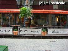 [P31] Pe Vaci Utca, la parterul hotelului ( dar nu ţine de acesta ) este un restaurant cu specific italian. Nu am mâncat acolo, deoarece am căutat mâncăruri specifice ungureşti. » foto by creivean
 - 
<span class="allrVoted glyphicon glyphicon-heart hidden" id="av129564"></span>
<a class="m-l-10 hidden" id="sv129564" onclick="voting_Foto_DelVot(,129564,7310)" role="button">șterge vot <span class="glyphicon glyphicon-remove"></span></a>
<a id="v9129564" class=" c-red"  onclick="voting_Foto_SetVot(129564)" role="button"><span class="glyphicon glyphicon-heart-empty"></span> <b>LIKE</b> = Votează poza</a> <img class="hidden"  id="f129564W9" src="/imagini/loader.gif" border="0" /><span class="AjErrMes hidden" id="e129564ErM"></span>