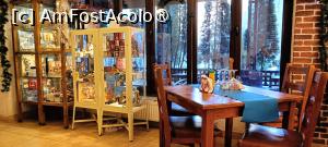 [P12] Vitrinele cu suveniruri. » foto by tata123 🔱
 - 
<span class="allrVoted glyphicon glyphicon-heart hidden" id="av1515181"></span>
<a class="m-l-10 hidden" id="sv1515181" onclick="voting_Foto_DelVot(,1515181,7327)" role="button">șterge vot <span class="glyphicon glyphicon-remove"></span></a>
<a id="v91515181" class=" c-red"  onclick="voting_Foto_SetVot(1515181)" role="button"><span class="glyphicon glyphicon-heart-empty"></span> <b>LIKE</b> = Votează poza</a> <img class="hidden"  id="f1515181W9" src="/imagini/loader.gif" border="0" /><span class="AjErrMes hidden" id="e1515181ErM"></span>