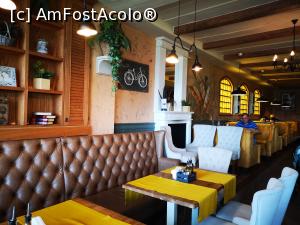 [P11] Restaurant Ego 1 » foto by crismis
 - 
<span class="allrVoted glyphicon glyphicon-heart hidden" id="av1314732"></span>
<a class="m-l-10 hidden" id="sv1314732" onclick="voting_Foto_DelVot(,1314732,7373)" role="button">șterge vot <span class="glyphicon glyphicon-remove"></span></a>
<a id="v91314732" class=" c-red"  onclick="voting_Foto_SetVot(1314732)" role="button"><span class="glyphicon glyphicon-heart-empty"></span> <b>LIKE</b> = Votează poza</a> <img class="hidden"  id="f1314732W9" src="/imagini/loader.gif" border="0" /><span class="AjErrMes hidden" id="e1314732ErM"></span>